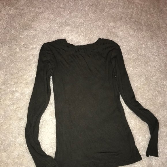 Fitted Green Long Sleeve - Picture 2 of 2